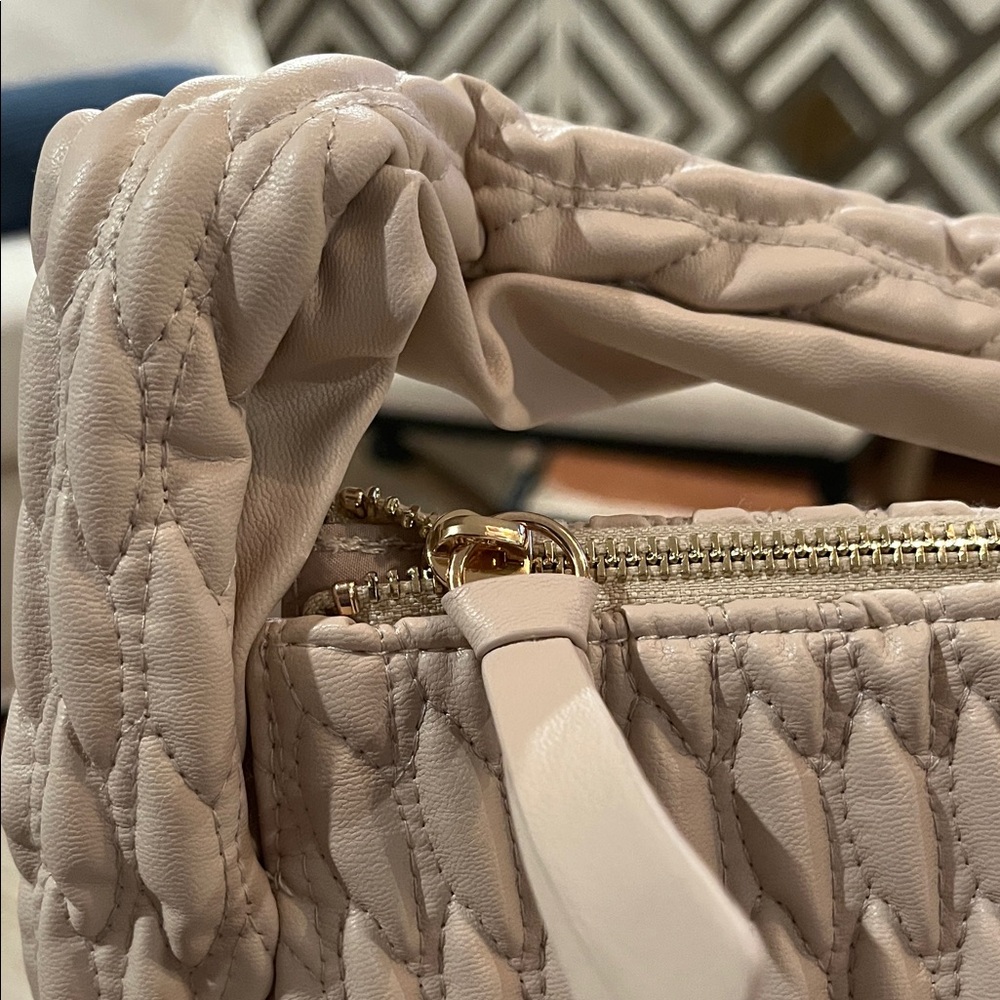 H&M Beige Quilted Shoulder Bag/NWT - Picture 9 of 14